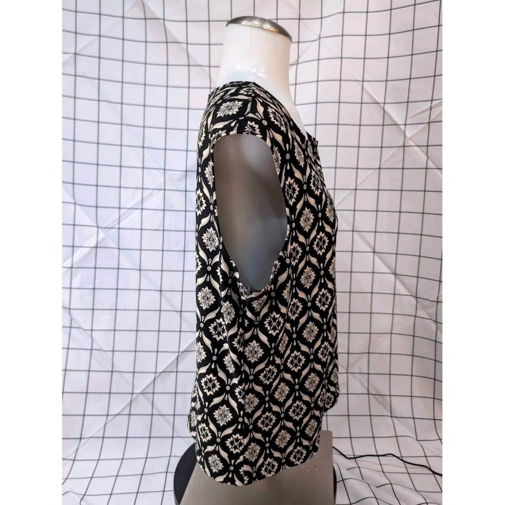 Petite‎ Sophisticate ~ Abstract Pattern sleeveless top ~ 100% Polyester ~ Large - Picture 3 of 10